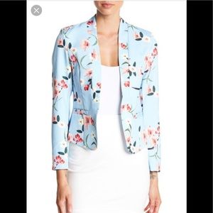 ❤️ NEW Floral Blazer
